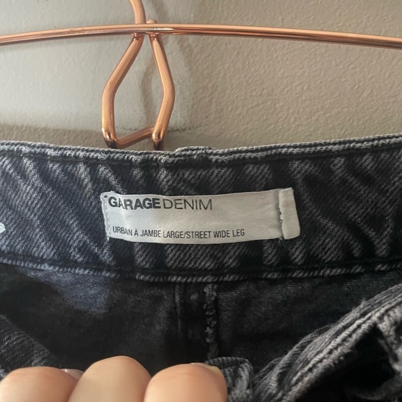 Garage Distressed Black Women's High Rise Wide Leg Jeans Size 5 - Picture 3 of 5